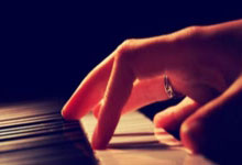 NG28官网:北京“双奥”文化展亮相雅典人民日报海外.